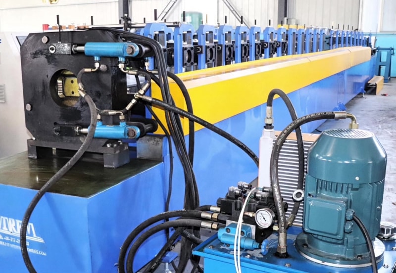 中拓落水管機批量出口全球！俄烏巴客戶認可，彰顯中國冷彎設備實力